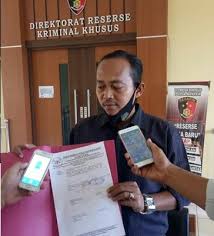 Di samping itu, lsm di bidang konsumen dan lingkungan hidup juga biasa melakukan gugatan perwakilan (class action). Pt Advance Technology Dilaporkan Ke Polda Banten Oleh Lsm Jambakk Banten Siberindo