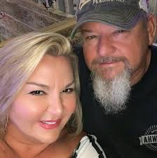 Does anyone remember Momosa park and their large pool. They had rides  there. It's at the very edge of my memory I remember the chair swings ride.