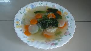 Pada umumnya soto bandung adalah soto daging sapi dengan kuah bening yang dilengkapi dengan sayur lobak putih, makannya sering disebut soto lobak itulah ciri. Zara Baking Sup Lobak Putih