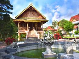 Rumah adat merupakan warisan turun temurun nenek moyang yang harus dijaga kelestariannya. Rumah Adat Bengkulu Nama Gambar Penjelasan