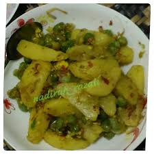 Selain rasanya yang enak dan kandungan karbohidrat yang mengenyangkan, kentang juga mengandung vitamin, mineral, serat dan antioksidan yang baik buat tubuh. Resepi Ubi Kentang Goreng