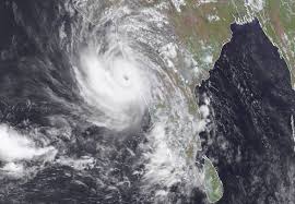 A tropical cyclone is a meteorological term for a storm system characterized by a low pressure center and thunderstorms that produces strong wind and flooding rain. 3hvrl1 Mboihwm