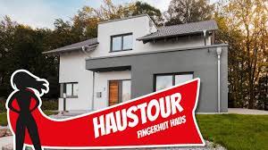 Ihr traumhaus zum kauf in heldenstein finden sie bei immobilienscout24. Haustour Smartes Einfamilienhaus Fur Grosse Familien Von Fingerhut Haus Hausbau Helden Youtube