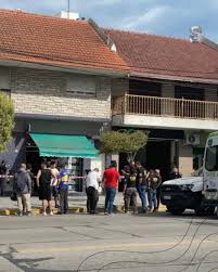 ❗ Un kiosquero fue asesinado esta tarde dentro de un comercio ubicado en  avenida Jacinto Peralta Ramos entre Irala y Ortiz de Zárate cuando un par  de delincuentes intentaban asaltarlo. 👉 De