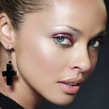 Stream Roberta Whitney music