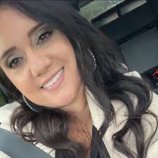 Kelli Layton (@kelli.layton.12) • Facebook