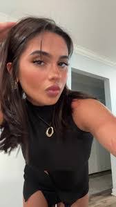 Maya Palmer's Instagram, Twitter & Facebook