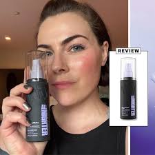 M.A.C.'s Holiday Collection Is Inspired by the Ultimate '90s Diva