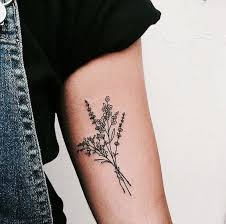 60 Stunning And Wonderful Arm Tattoo Design Ideas For Women Tattoo Smalltattoo Womantattoo Simple Arm Tattoos Tattoos Lavender Tattoo