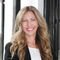 Shelly Kim's Instagram, Twitter & Facebook