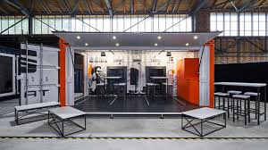 Gebrauchte überseecontainer machen es möglich 40 fuss container haben eine innenfläche von 28,3 qm, das sind bei zwei container gerademal 56,6 qm! Moderne Seecontainer Architektur Fur Events Wohnraum Bigboxberlin