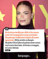 Ho la terza media; per dirlo ci ho messo anni: mi vergognavo come una  ladra. Rimpiango moltissimo il fatto di essere ignorante. Mi fa sentire a  disagio. Ho fatto il liceo fino