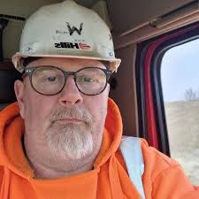 Looking for a truck, FTL Cascadia 126, 2021-2023, up to 280k miles,  authomatic transmission, Detroit engine, price $100-110k. If any available  options, DM.