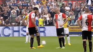 De rotterdammers staan drie punten achter het elftal van erik ten hag. Feyenoord Gifs Get The Best Gif On Giphy