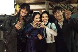 Episode 12 part 2 yang di's family members remade the old photos. Mr Sunshine Cast Say Their Farewells As Drama Comes To An End Soompi