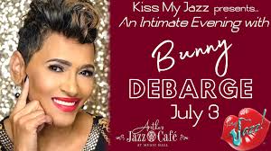 This music video features Lisa Mapps, perhaps the first Scene Dancer to  appear in a major music video. Lisa is also perhaps the first video vixen  from Detroit. She is doing great