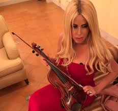 View the profiles of people named loredana lecciso. Loredana Lecciso Torna Su Instagram E La Frase Spiazza Foto