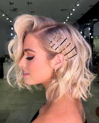 So whether you're thinking about doing a big chop, or you just want to switch up your look, keep reading to learn all tips and tricks on how to style short hair. 3 Quick And Easy Hair Styling Tips For Short Hair Hnh Style