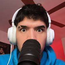 Hannah DeLong (@HannahDeLong4)