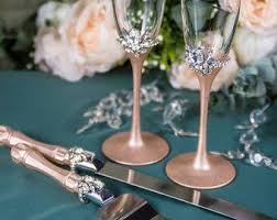 Pin By Nour On Metallic Gold Copper Rose Gold Wedding Theme Wedding Toasting Glasses Wedding Glasses Wedding Rose Gold Theme