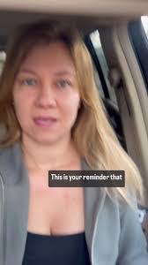 Thea Taylor's Instagram, Twitter & Facebook