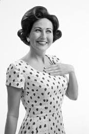 Women still meet with the beauty salons for the weekly style, but now the very popular short 50. 1950 Hair Styles Images 1950s Hairstyles 1950s Haircut Styles For Men 50s Hair Accessories 1950s Hairstyles Cute Hairstyles For Short Hair Hair Styles