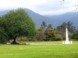 The los angeles county arboretum and botanic garden, 127 acres (51.4 ha), is an arboretum, botanical garden, and historical site nestled into hills near the san gabriel mountains in arcadia, california, united states. Datei La County Arboretum Fountain Jpg Wikipedia