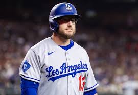 Max Muncy Removed From Game After Brutal Collision At First Base
