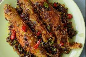 Ikan Kerisi Dan Ikan Bilis Besar Sedap Dimasak Goreng Cili Padi In 2020 Fish Dishes Food Dishes Fish Dishes Food Dishes
