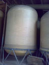 Jumatate de bazin fibra sticla are cam 1,10/h plus gura de umplere si 2,17 diametru. Mobile Bazin Fibra Sticla Second Hand