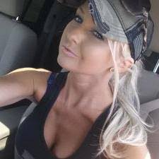 Kendra Singleton's Instagram, Twitter & Facebook