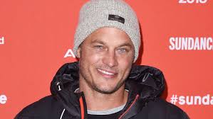 Travis Fimmel to Star in 'Inversion'
