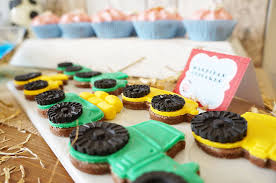 Sweet Table Mit Bauernhof Motto Baby Belly Party Blog