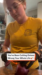 You've been cutting onions wrong your whole life 🧅🔪
