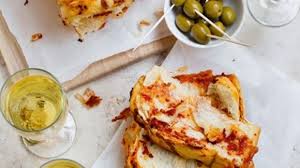 Fruhstucksfernsehen Knuspriges Pizza Zupfbrot Rezept Zupfbrot Pizzabrotchen Rezept Pizza