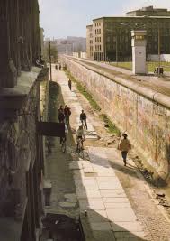 Niederkirchnerstrasse Then And Now P I C T U R E S O F T H E P A S T Berlin Wall Berlin West Berlin