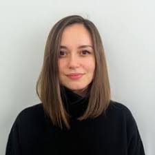 Laura Serra's Instagram, Twitter & Facebook