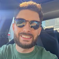 The All-American Rejects frontman Tyson Ritter has taken aim at major  labels for “copy-pasting” intimate backyard gigs and “gatekeeping art.”  Earlier today, Ritter reshared a screenshot of MGK's backyard show to his