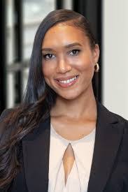 Ariel Ash's Instagram, Twitter & Facebook