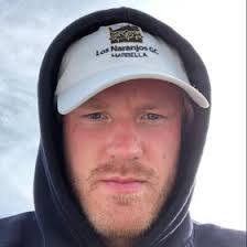 Robert Moberg's Instagram, Twitter & Facebook