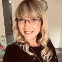 Amy Bateman's Instagram, Twitter & Facebook