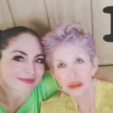 Entrevista a Melissa Peláez Badilla Candidata a Jueza de Distrito en  materia mixta, a quien nos encontramos en el malecón del Municipio de  #LaPazBCS durante su crucero de volantes en el malecón. #