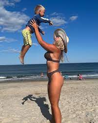 KAROLINE LEAVITT | Beach day with my beach bum ☀️💛🥰 | Instagram