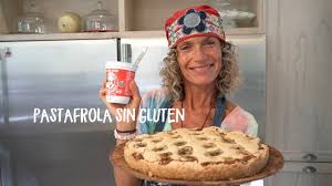 Famosa por sus tortas, postres y platos dulces, maru botana, cocinera y conductora, nos da tres recetas muy frescas y veraniegas para que puedas ingredientes fáciles de conseguir y el paso por paso. Como Cocinar Una Rica Pastafrola Sin Gluten De Dulce De Leche Con Banana Por Maru Botana Youtube