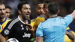 Alena šeredová ist ein tschechisches model und schauspielerin. Gianluigi Buffon Nagelt Gegen Schiedsrichter Watson