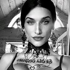 Snezana Vuckovic (@_snowtheblackone_)