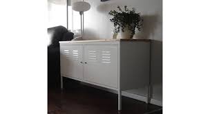 Petite armoire noire en métal de la collection ikea ps. Ikea 25 Facons D Adopter L Iconique Armoire Metallique