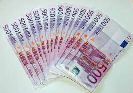 Since 27 april 2019, the banknote has no longer been issued by central banks in the euro area. Un Nou Motiv De CeartÄƒ In Europa Bancnota De 500 Euro Rfi Mobile