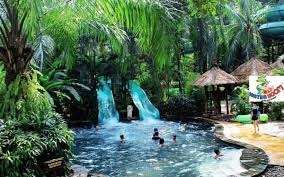 Mencari hotel di jakarta dengan kolam renangnya terbuka untuk umum? 18 Waterpark Kolam Renang Di Jakarta Yang Paling Seru Buat Main Air