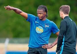 Anga dedryck boyata is a belgian professional footballer who currently plays for scottish club celtic fc under manager former liverpool manager brendan rodgers. Herthas Neuzugang Aus Dem Problemviertel Dedryck Boyata Hat Den Biss Sport Tagesspiegel